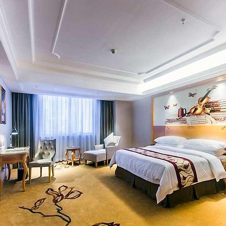 Vienna International Hotel Haikou West Bus Station Екстериор снимка