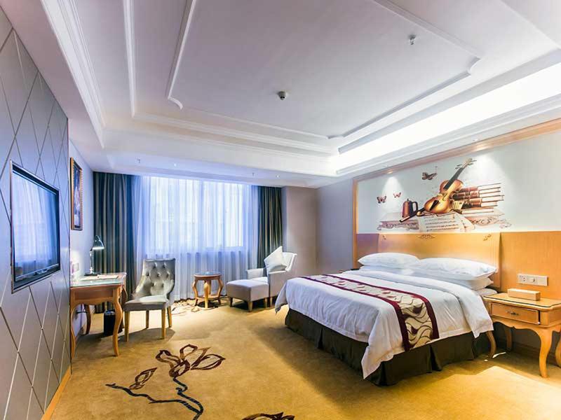 Vienna International Hotel Haikou West Bus Station Екстериор снимка