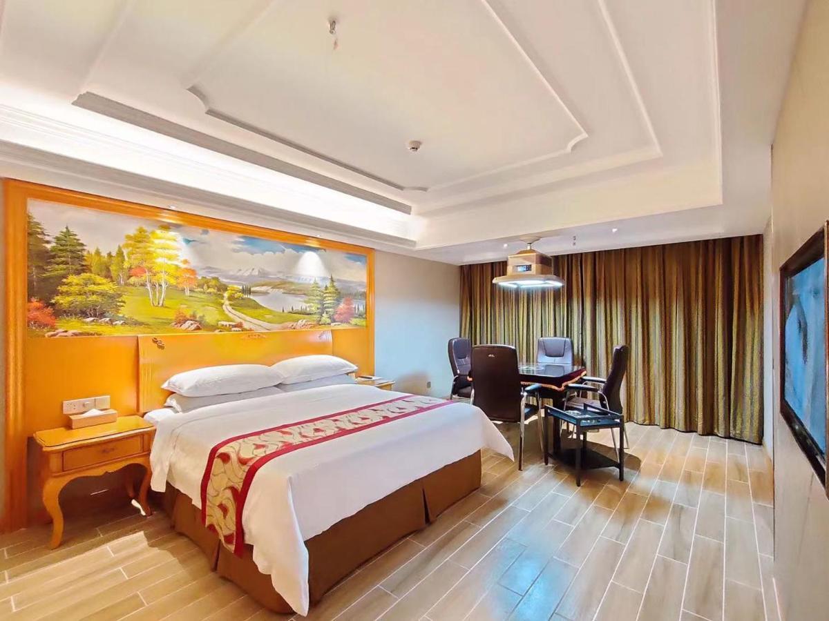 Vienna International Hotel Haikou West Bus Station Екстериор снимка