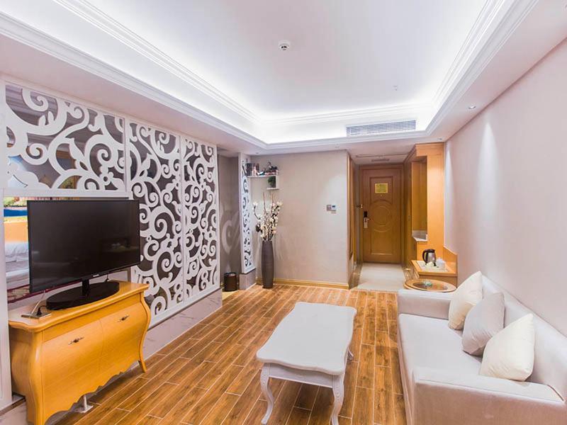 Vienna International Hotel Haikou West Bus Station Екстериор снимка