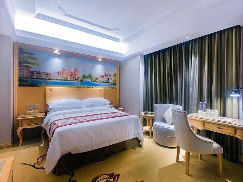 Vienna International Hotel Haikou West Bus Station Екстериор снимка