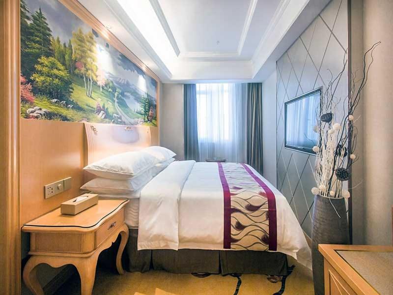Vienna International Hotel Haikou West Bus Station Екстериор снимка